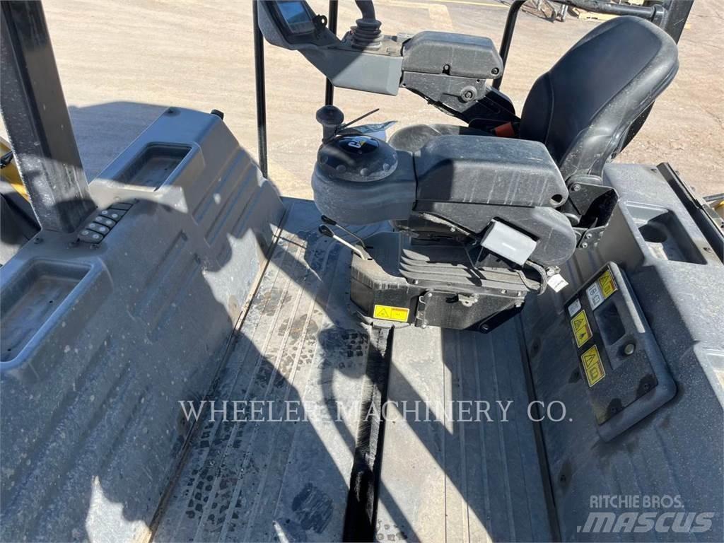 CAT CB15 CW VV Porinių būgnų volai