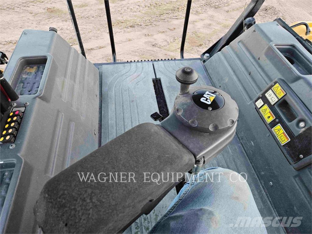 CAT CB16 Asfalto klotuvai