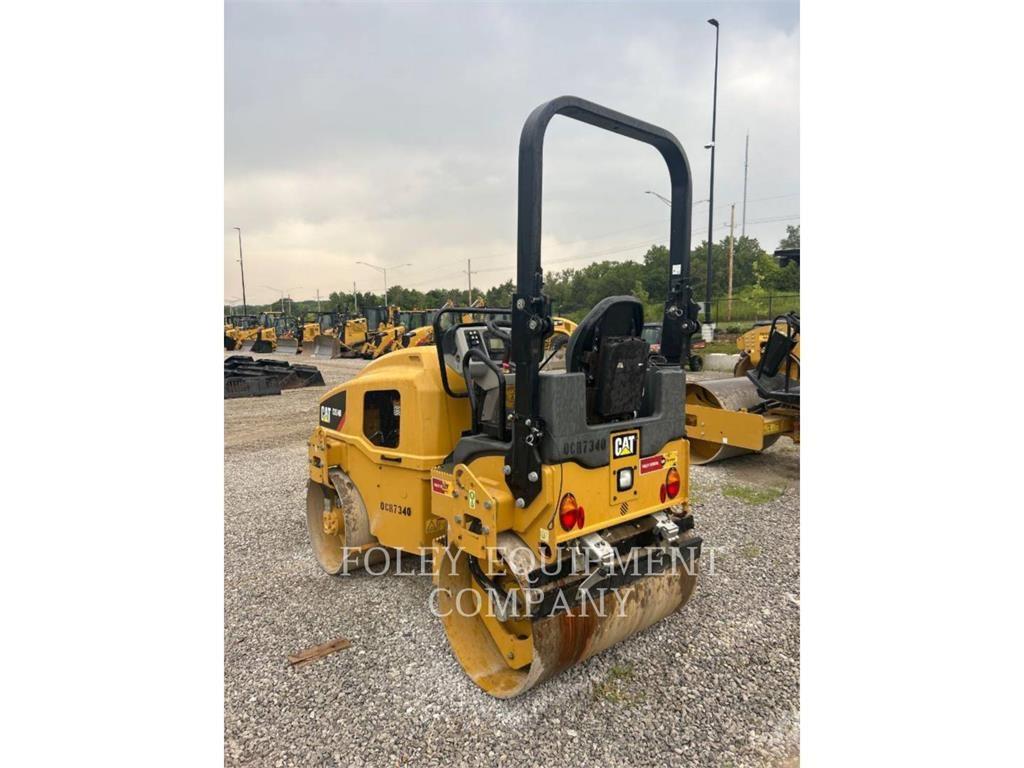 CAT CB24B Gruntiniai volai