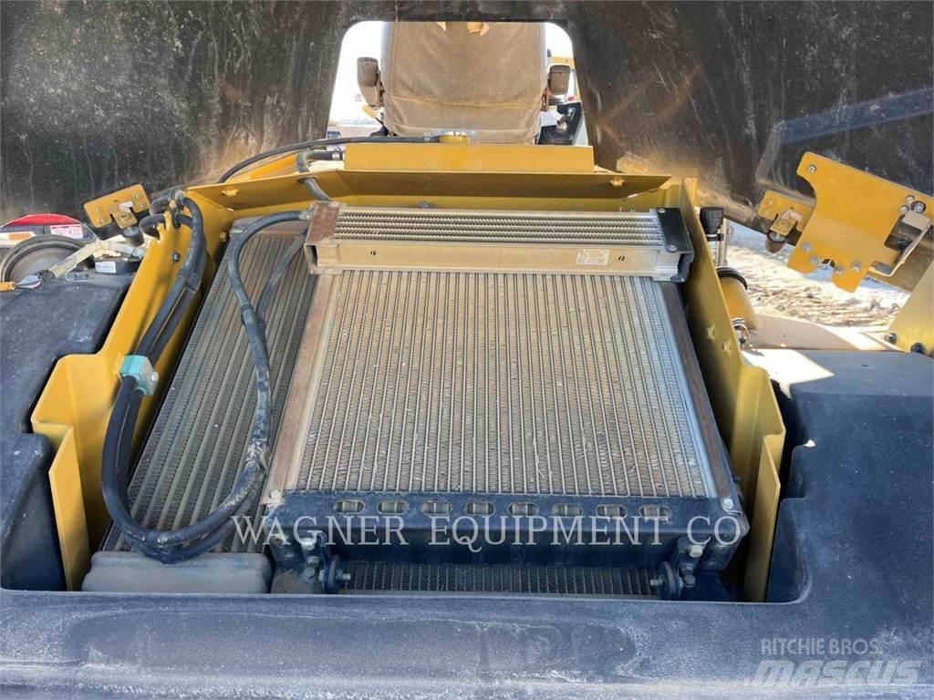 CAT CB64 Gruntiniai volai