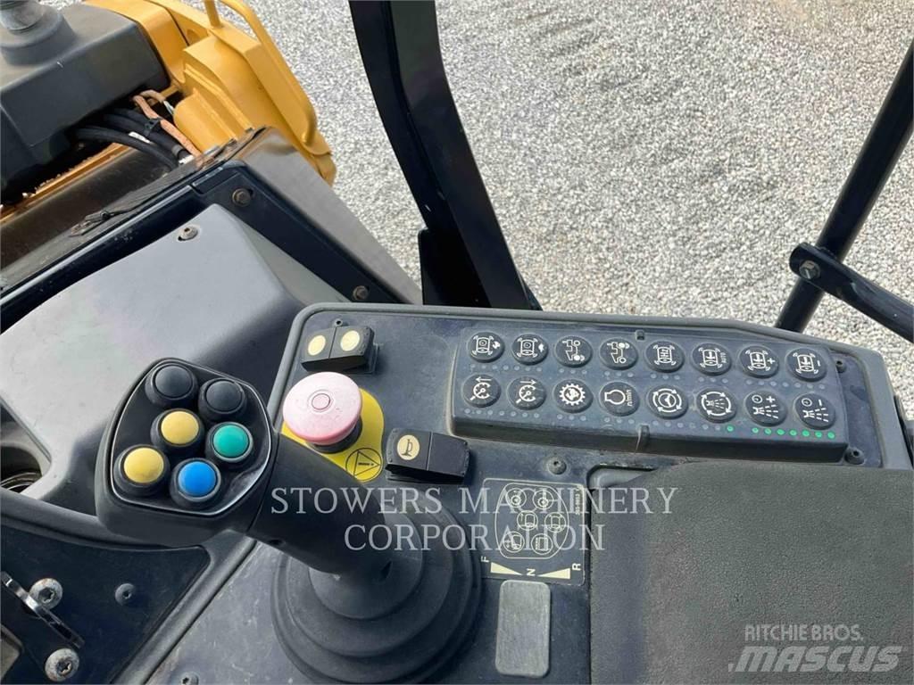 CAT CB64B Gruntiniai volai