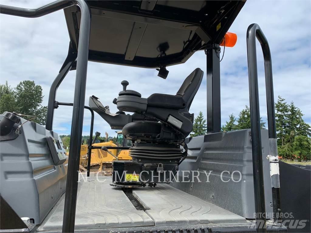 CAT CB66B Asfalto klotuvai