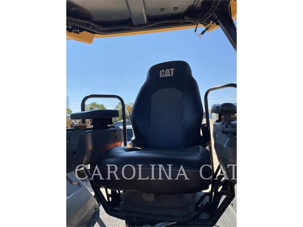 CAT CB7 Asfalto klotuvai