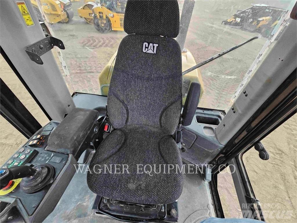 CAT CP56B Gruntiniai volai