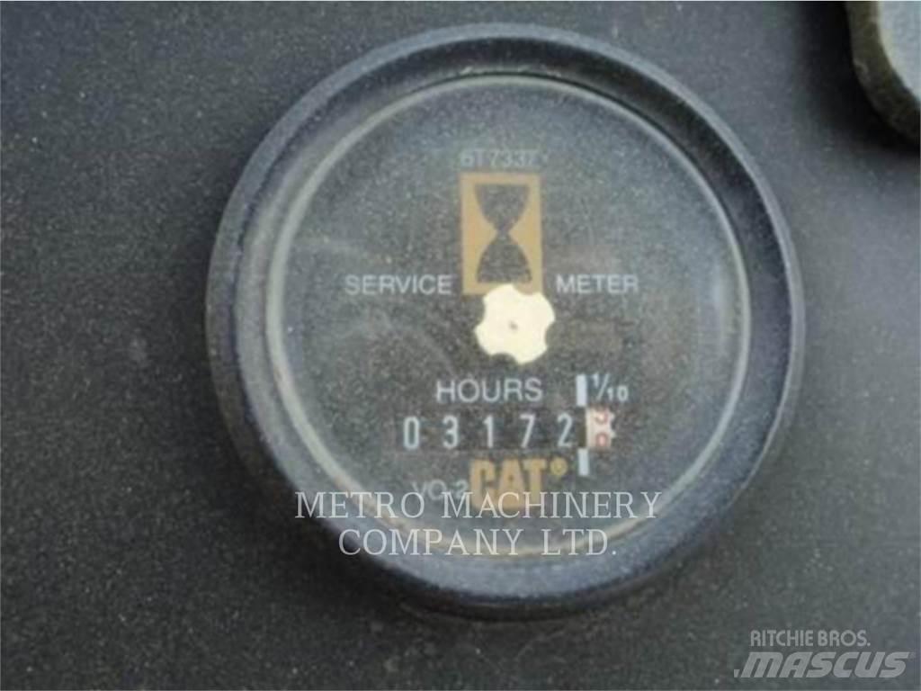 CAT CS-563CAW Vieno būgno volai