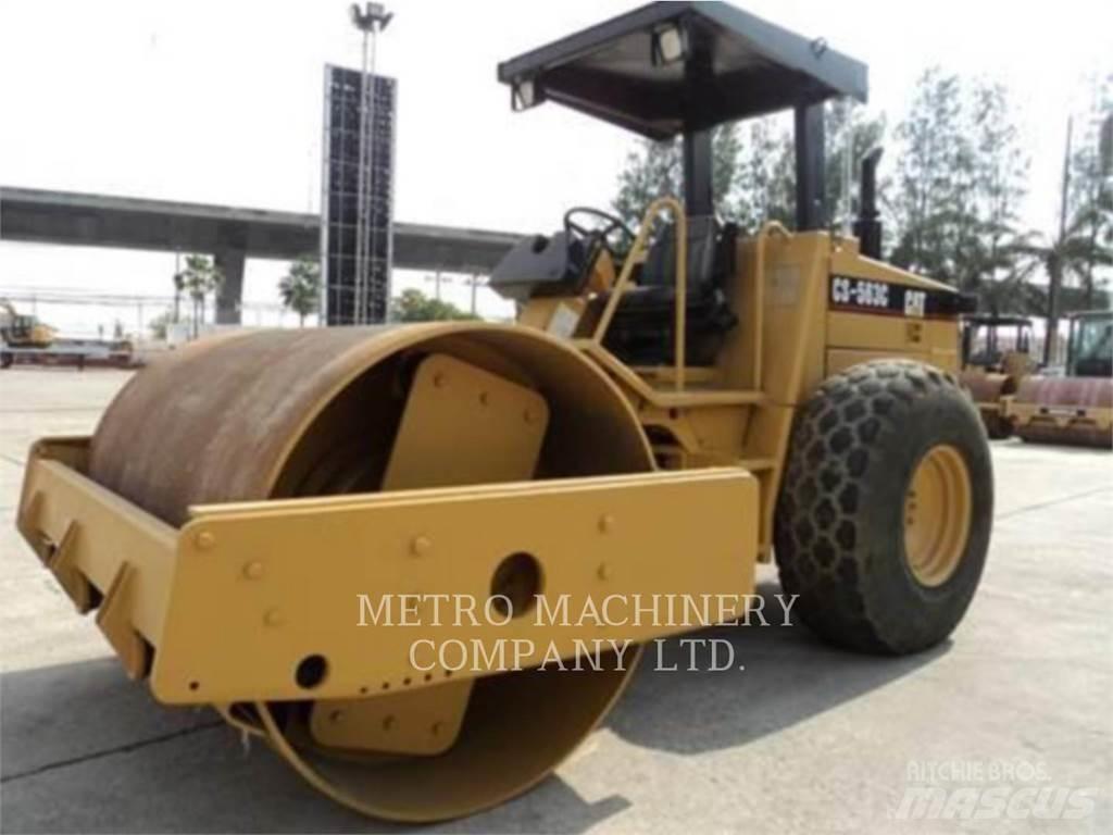 CAT CS-563CAW Vieno būgno volai