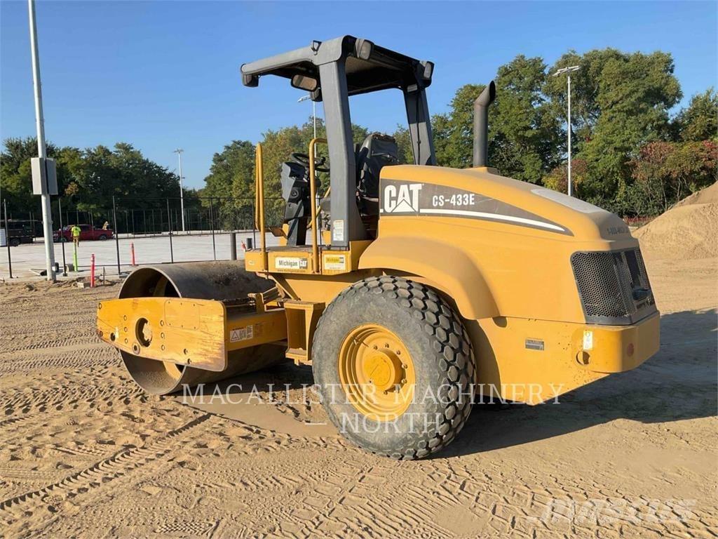 CAT CS433E Vieno būgno volai