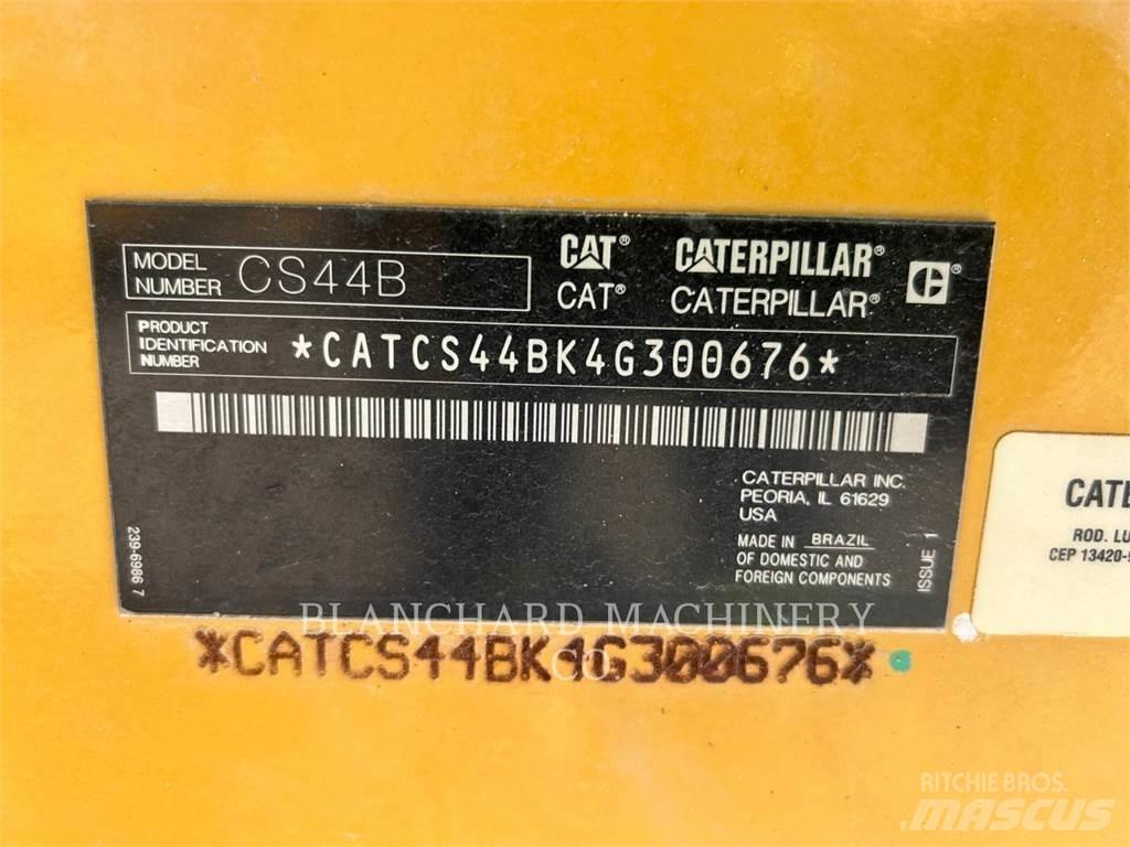 CAT CS44 Vieno būgno volai