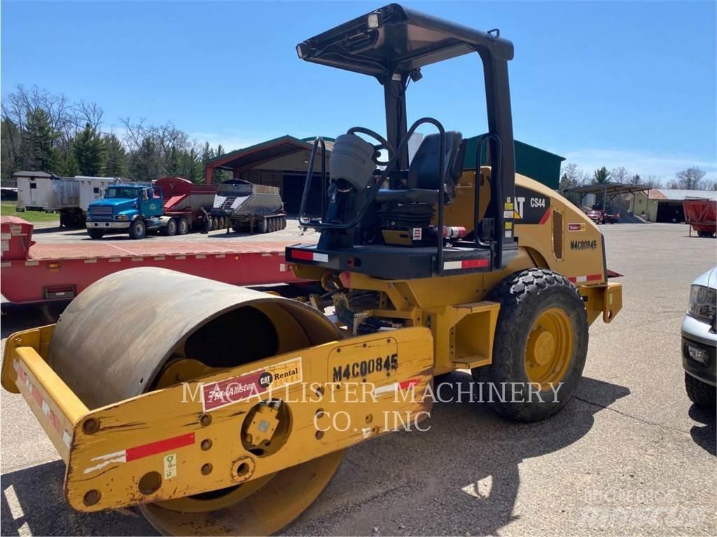 CAT CS44 Vieno būgno volai