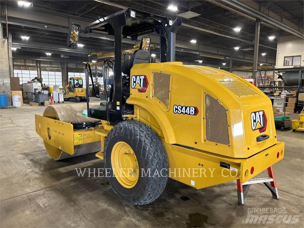 CAT CS44B Vieno būgno volai