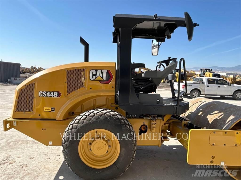 CAT CS44B Vieno būgno volai