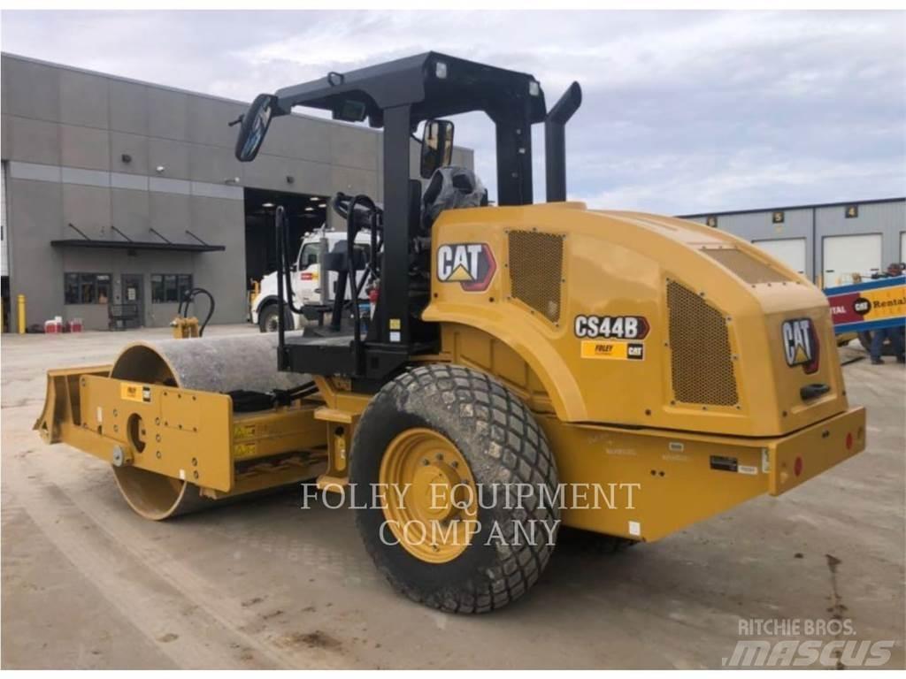 CAT CS44B Gruntiniai volai