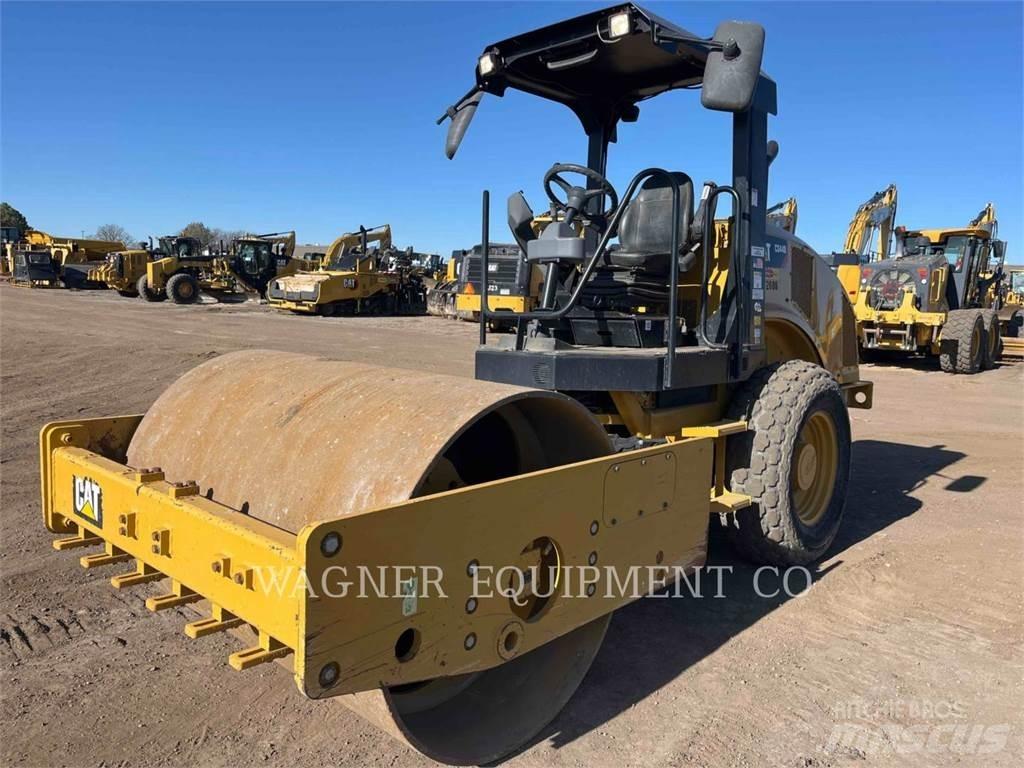 CAT CS44B Gruntiniai volai