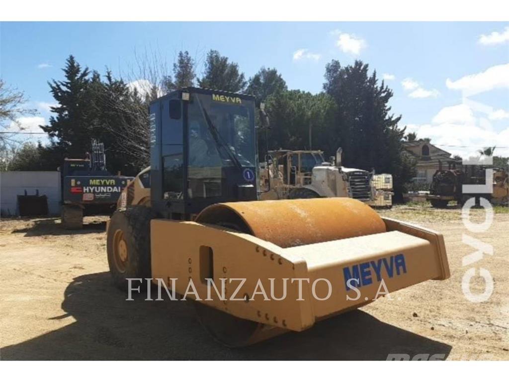 CAT CS76XTFV Vieno būgno volai