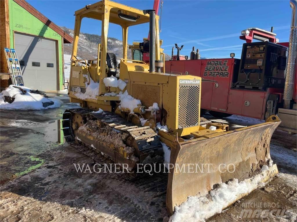 CAT D1 Vikšriniai buldozeriai