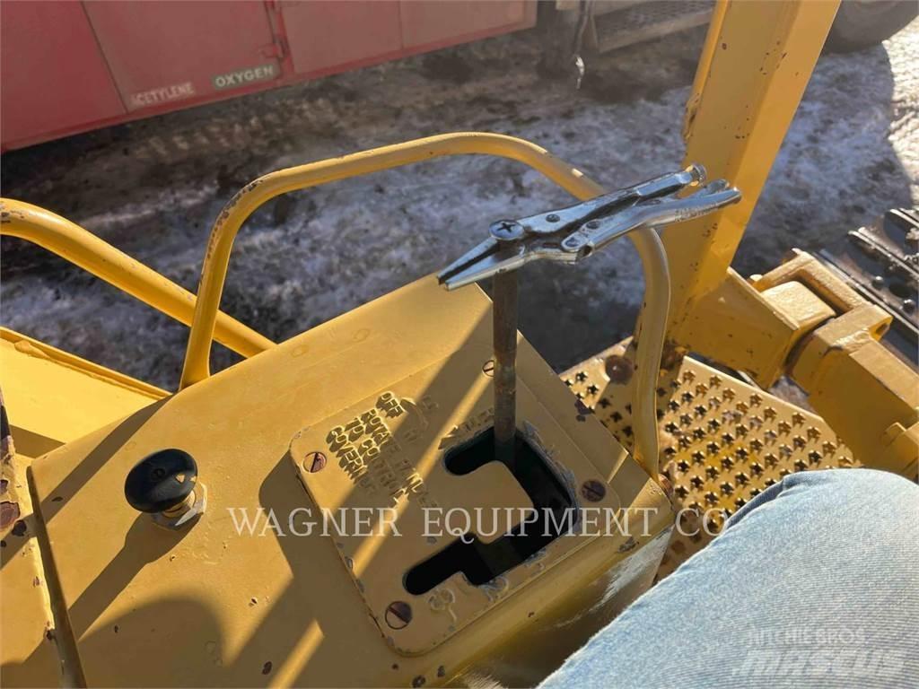 CAT D1 Vikšriniai buldozeriai