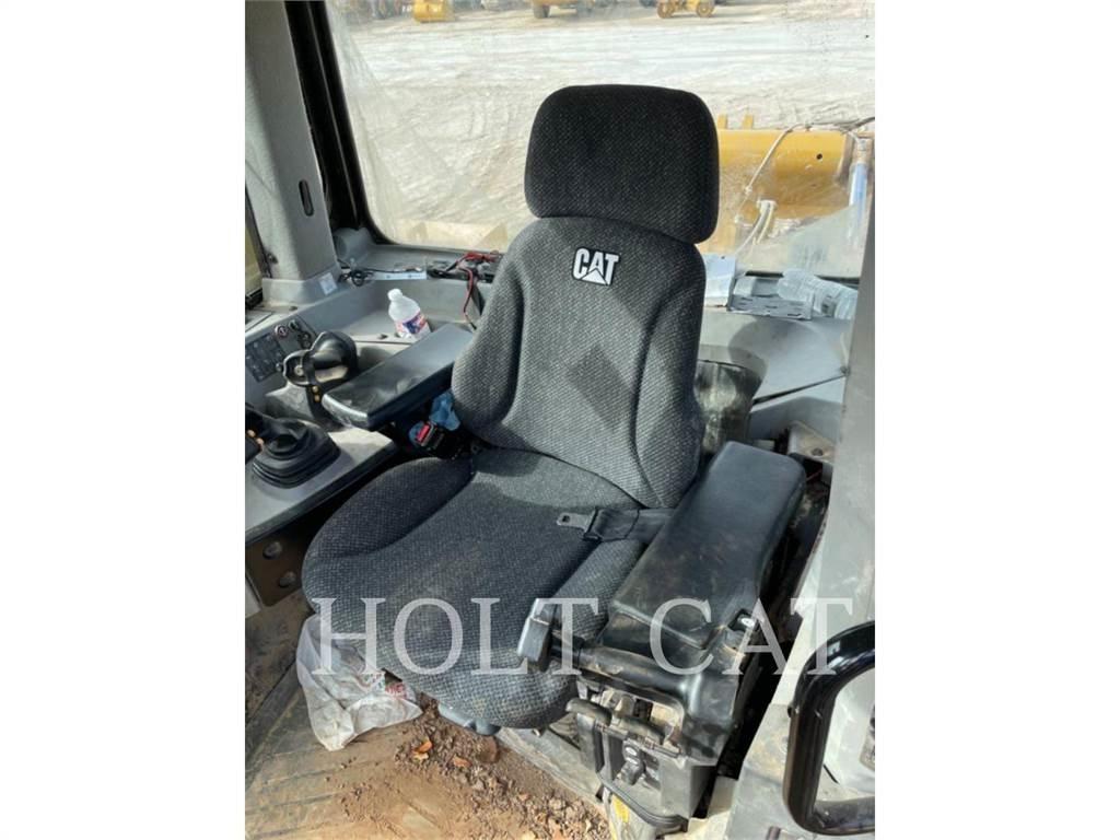 CAT D10T Vikšriniai buldozeriai