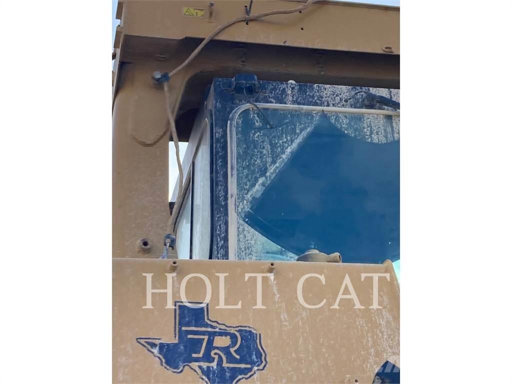 CAT D10T2 Vikšriniai buldozeriai