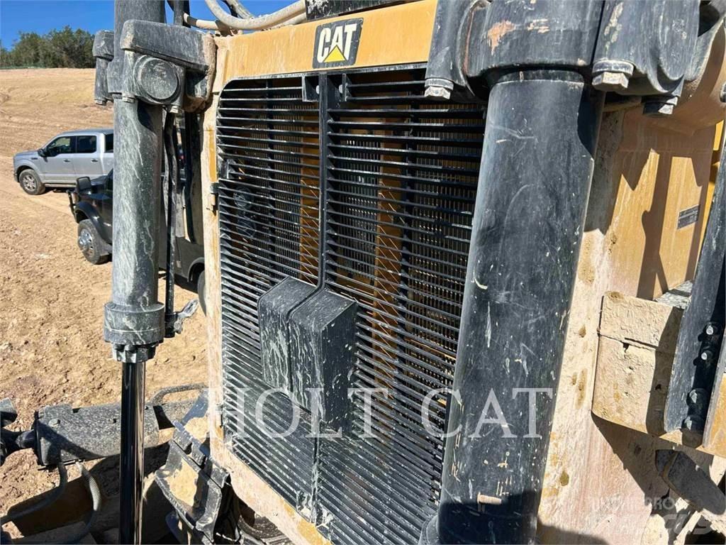 CAT D10T2 Vikšriniai buldozeriai