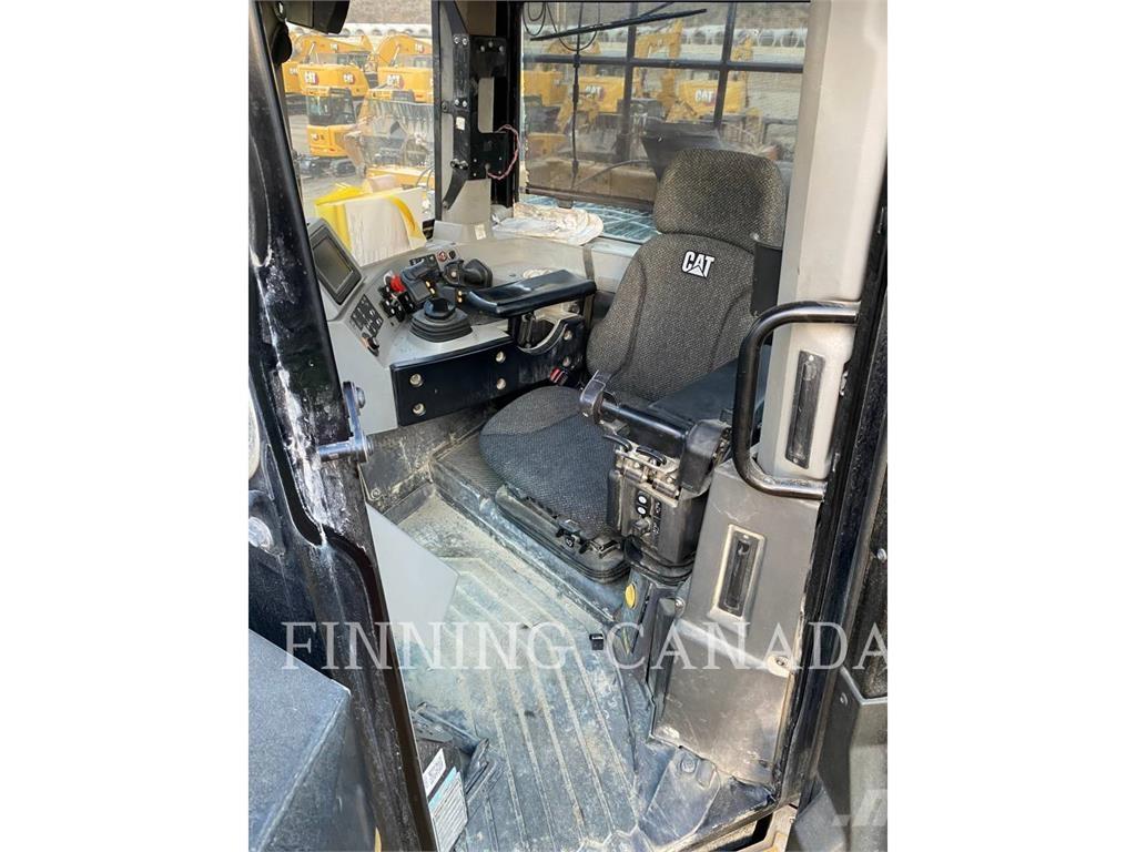 CAT D10T2 Vikšriniai buldozeriai