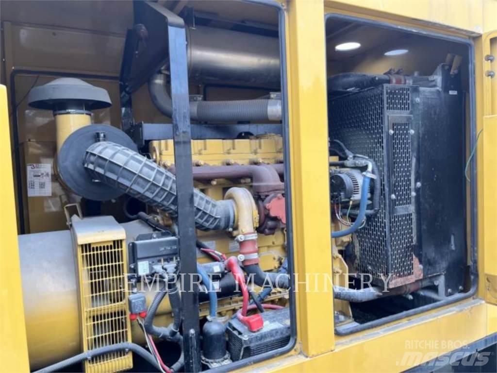 CAT D150 Dyzeliniai generatoriai
