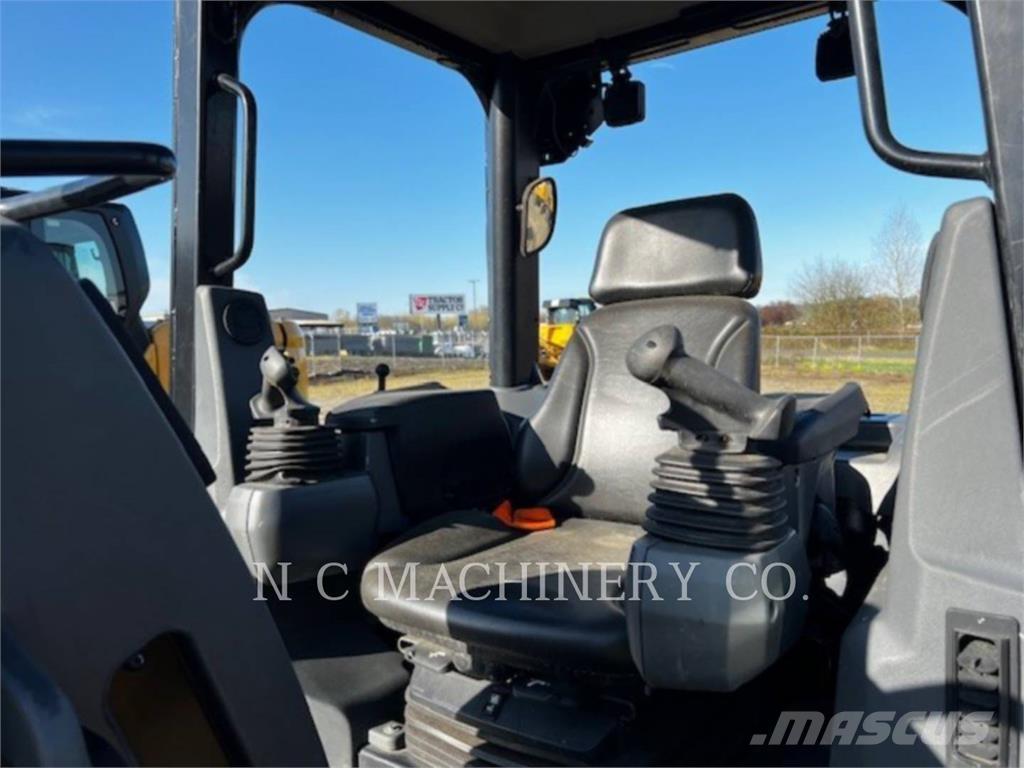 CAT D2 XLCN Vikšriniai buldozeriai