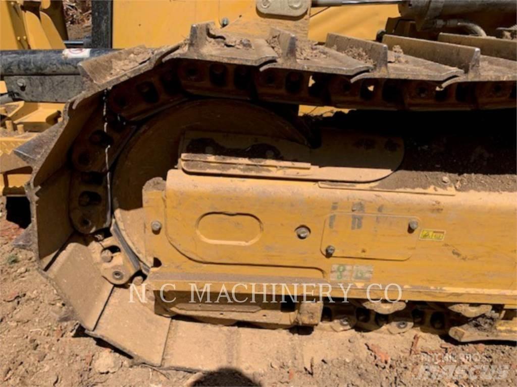 CAT D3 Vikšriniai buldozeriai