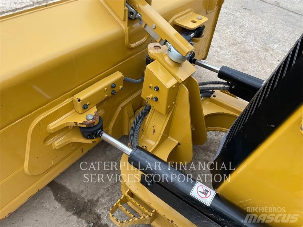CAT D3 Vikšriniai buldozeriai