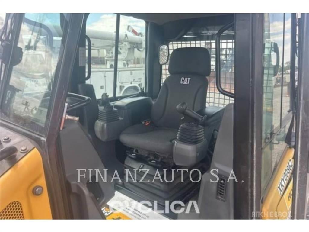CAT D3 Vikšriniai buldozeriai