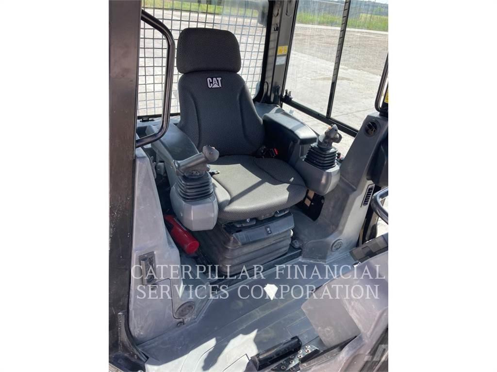 CAT D3-12 Vikšriniai buldozeriai