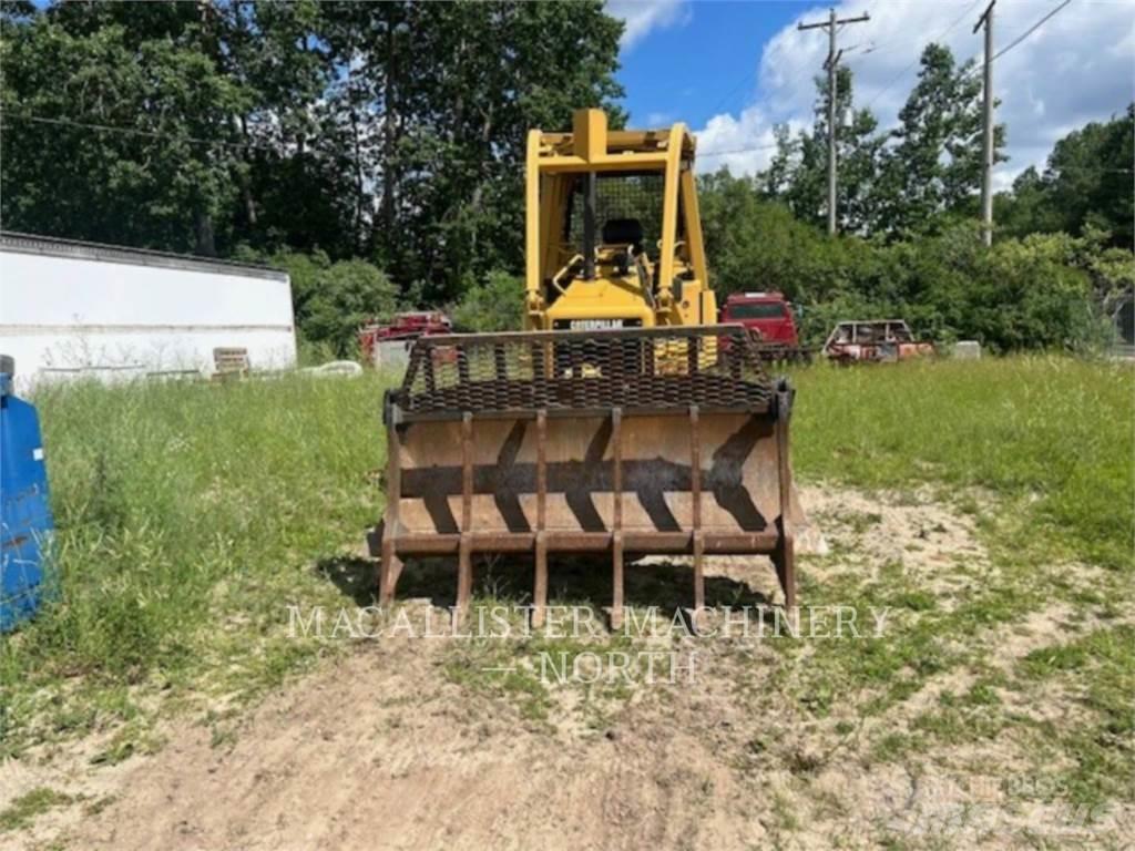 CAT D3GX Vikšriniai buldozeriai