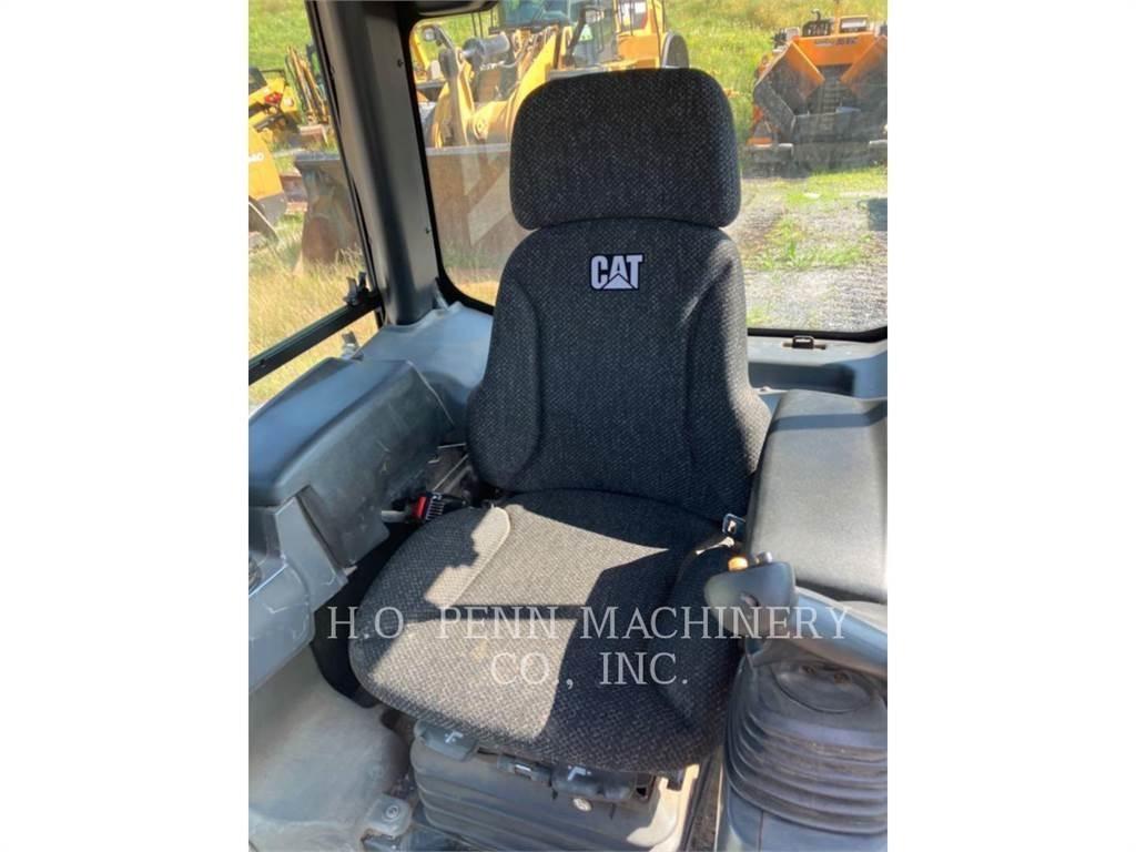 CAT D3K2XL Vikšriniai buldozeriai