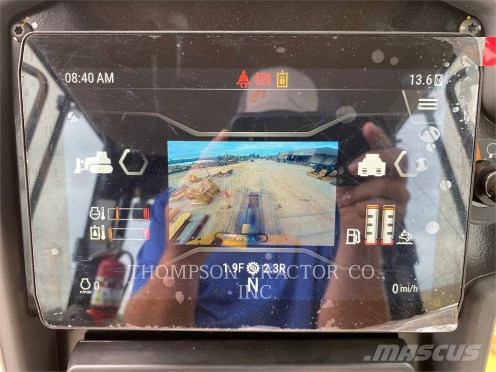 CAT D4 Vikšriniai buldozeriai