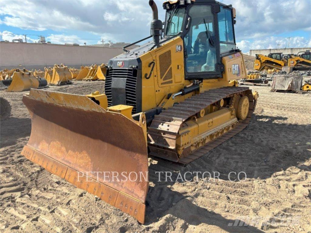 CAT D4 Vikšriniai buldozeriai