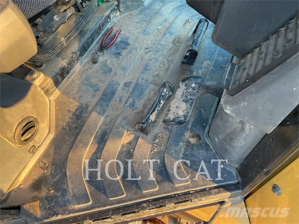 CAT D4-15VP Vikšriniai buldozeriai