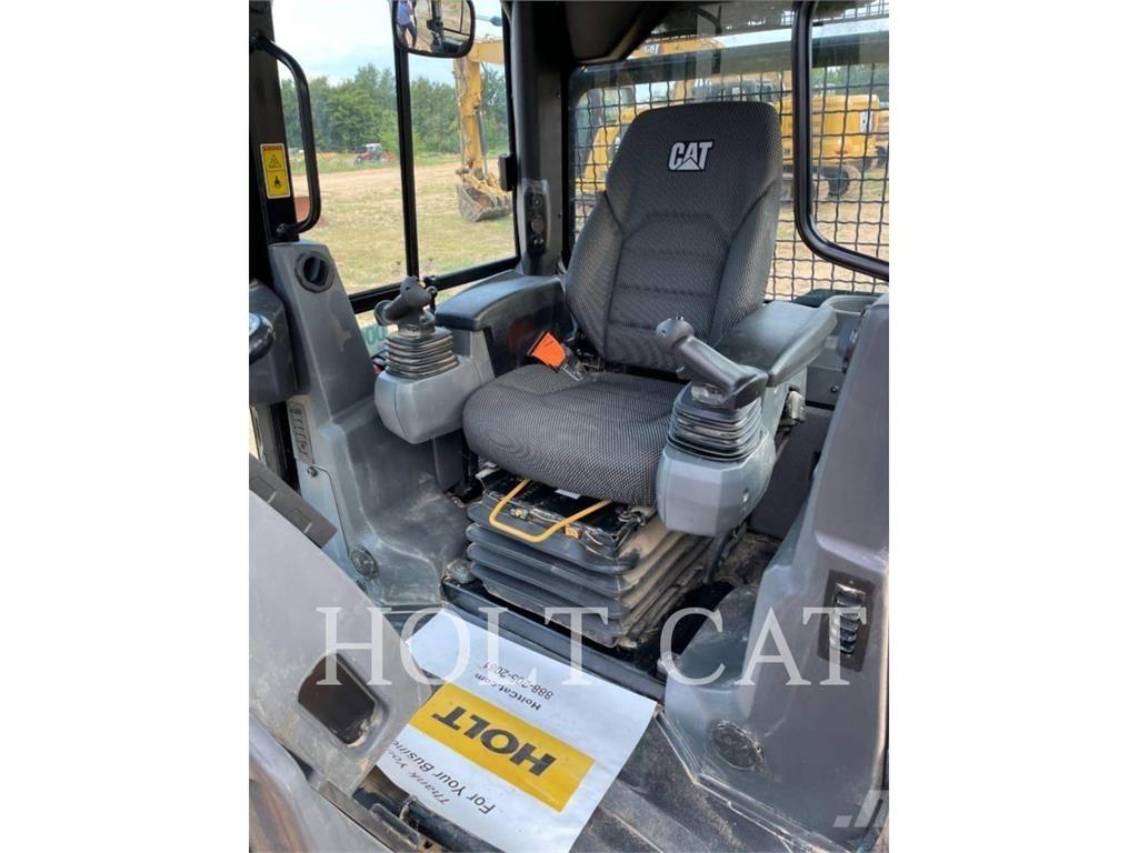 CAT D4 CAB Vikšriniai buldozeriai