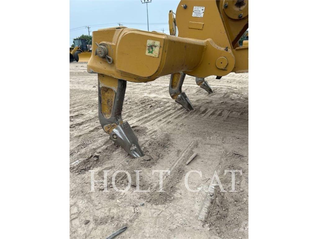 CAT D4 CAB3 Vikšriniai buldozeriai