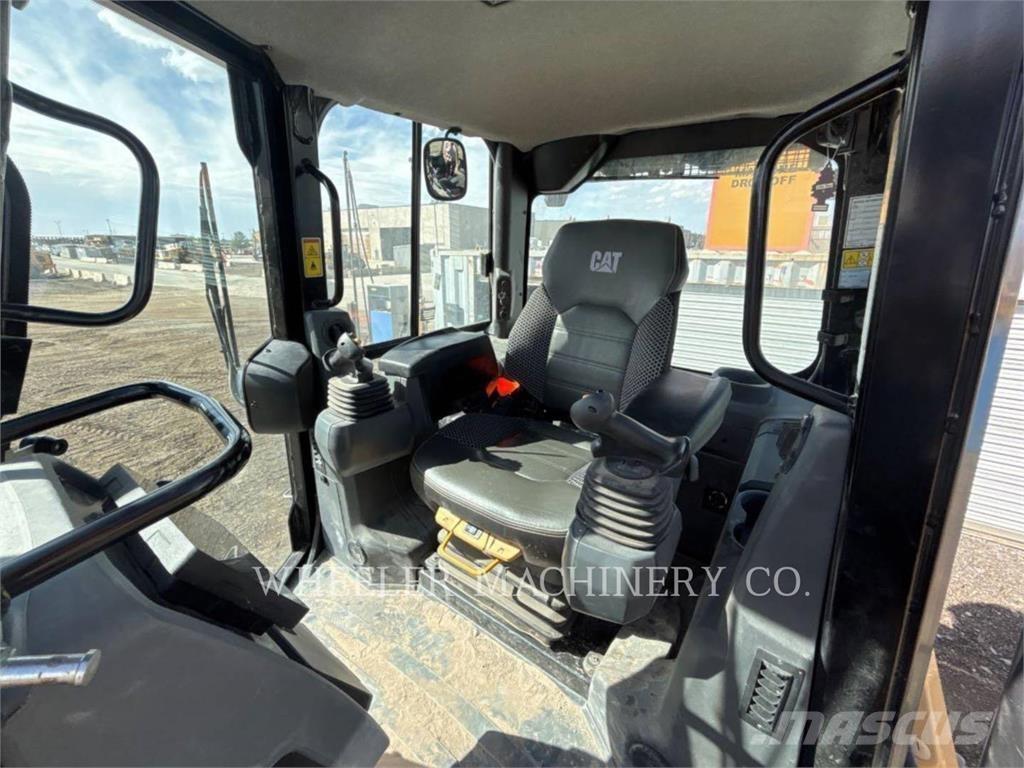 CAT D4 XL Vikšriniai buldozeriai