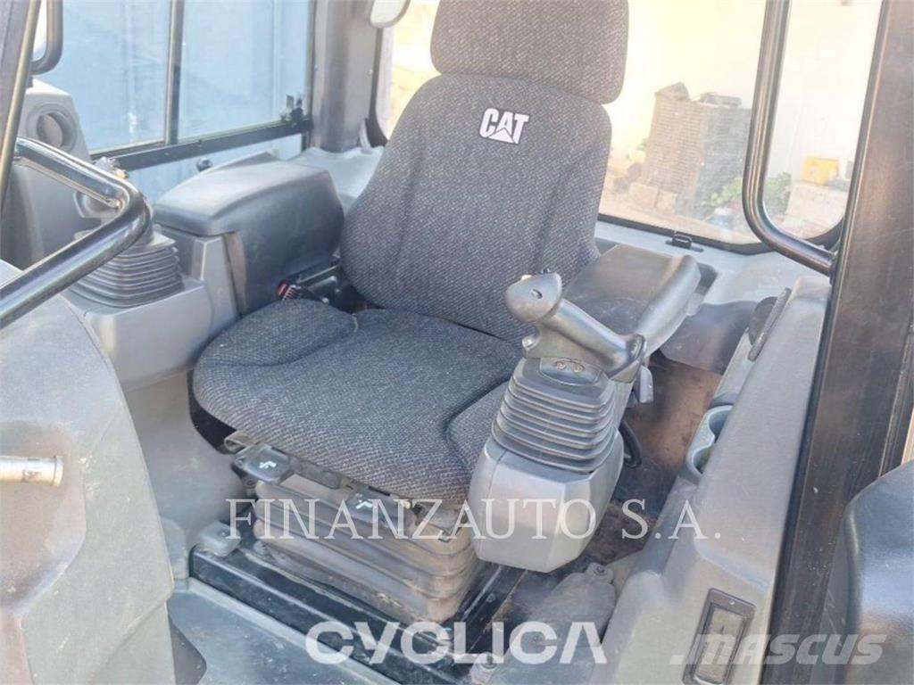 CAT D4K2 Vikšriniai buldozeriai