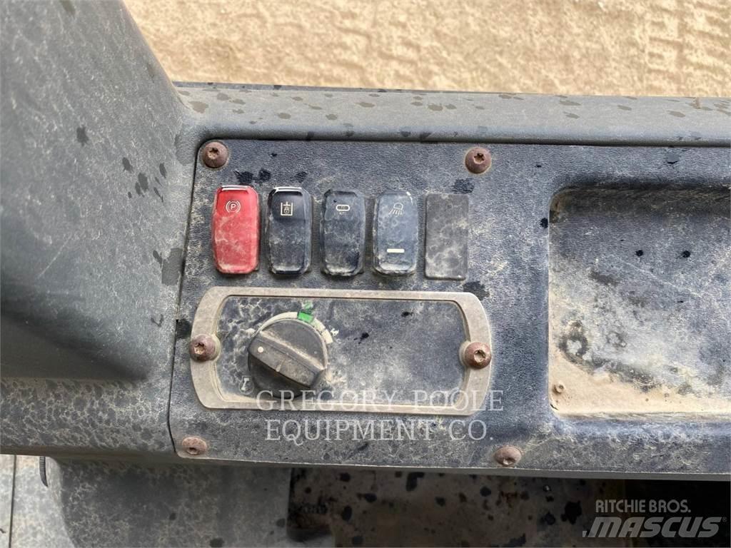 CAT D4K2LGP Vikšriniai buldozeriai