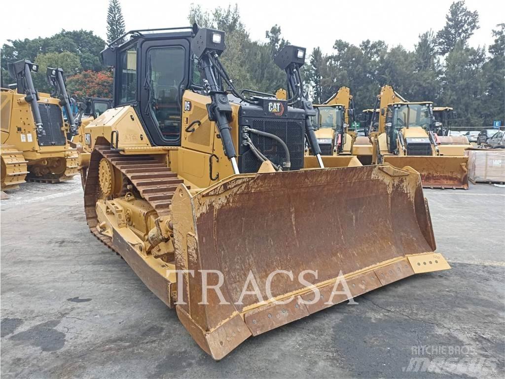 CAT D5 Vikšriniai buldozeriai