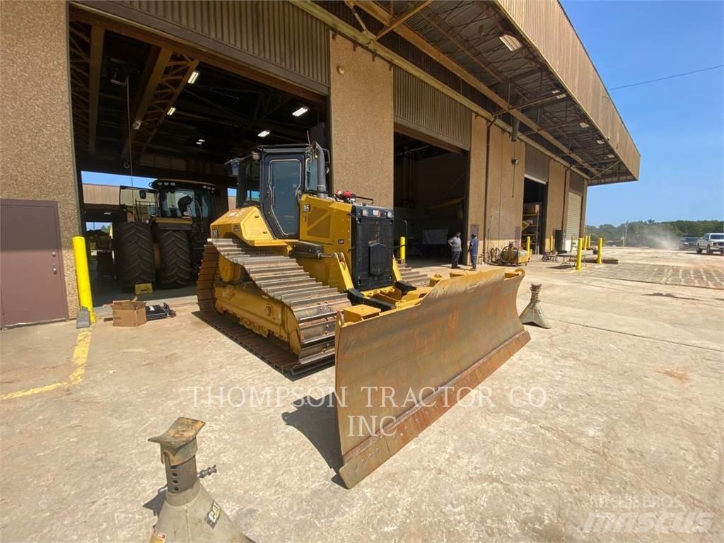 CAT D5 Vikšriniai buldozeriai