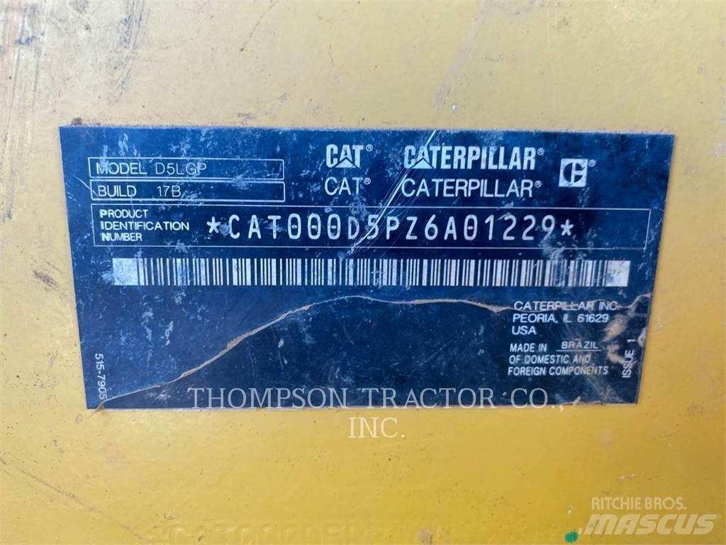 CAT D5 Vikšriniai buldozeriai