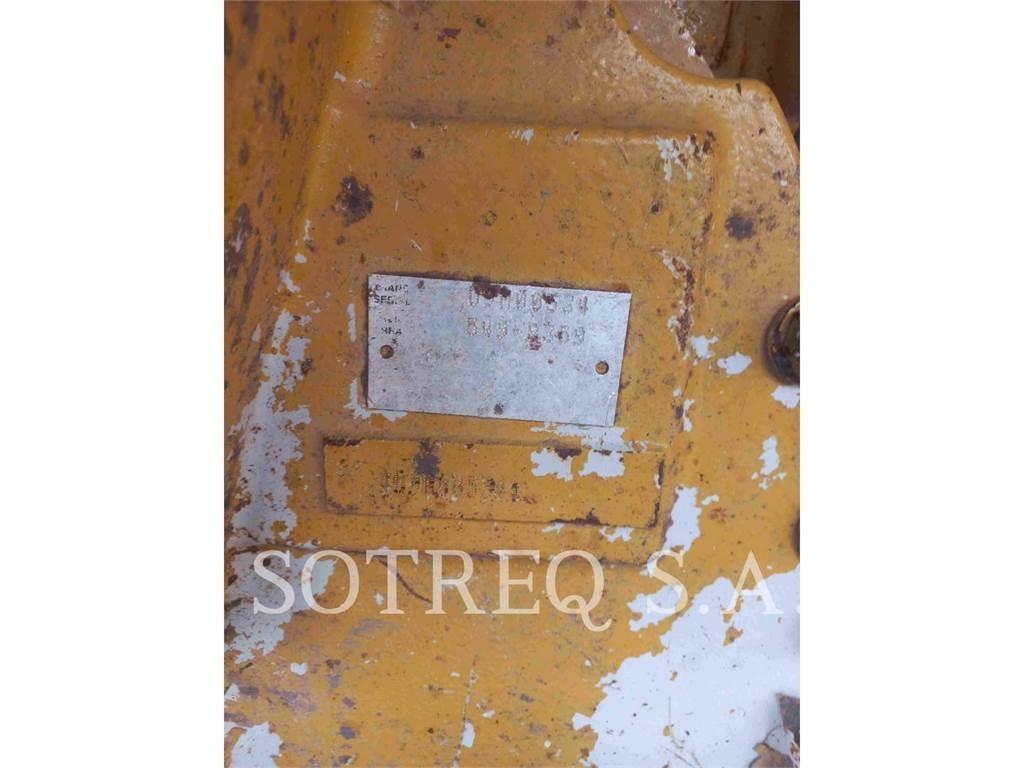 CAT D5 Vikšriniai buldozeriai
