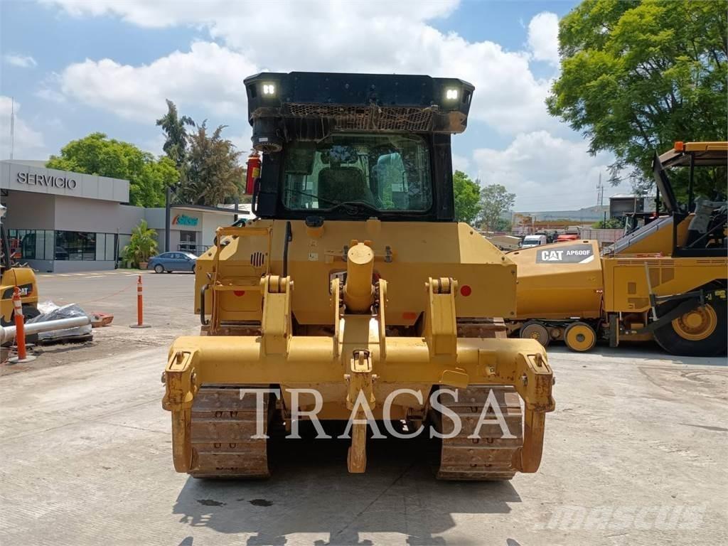 CAT D5 Vikšriniai buldozeriai