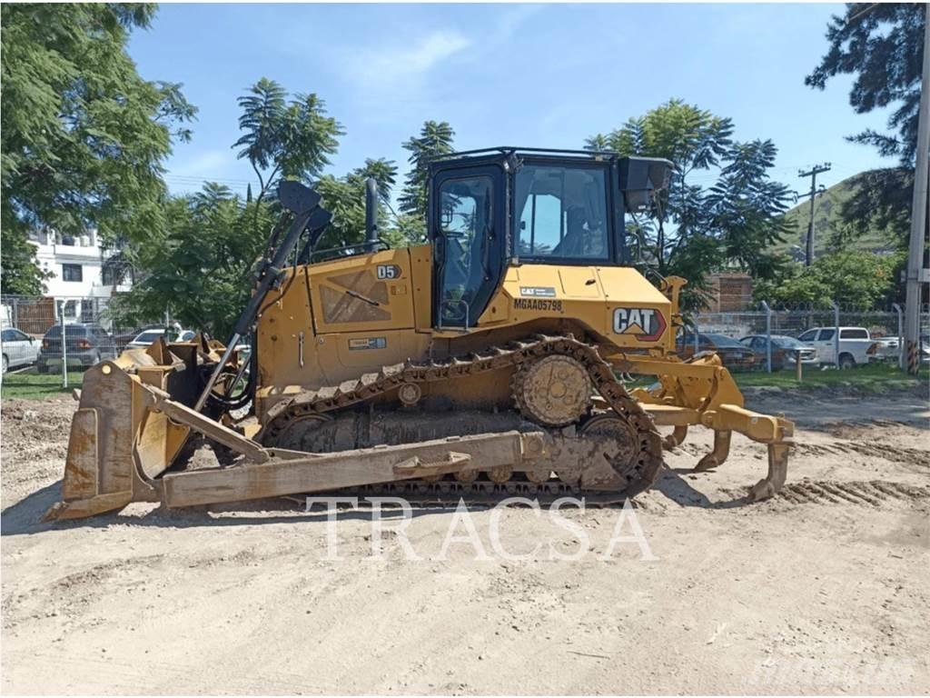 CAT D5 Vikšriniai buldozeriai