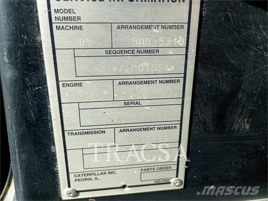 CAT D5 Vikšriniai buldozeriai