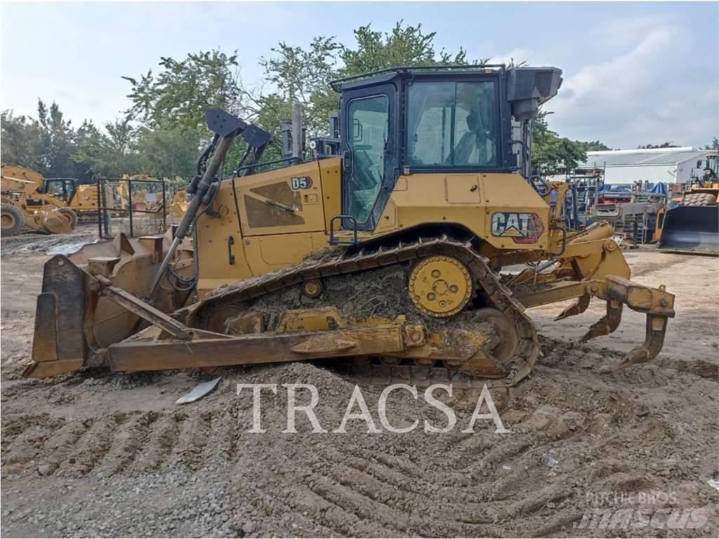CAT D5 Vikšriniai buldozeriai