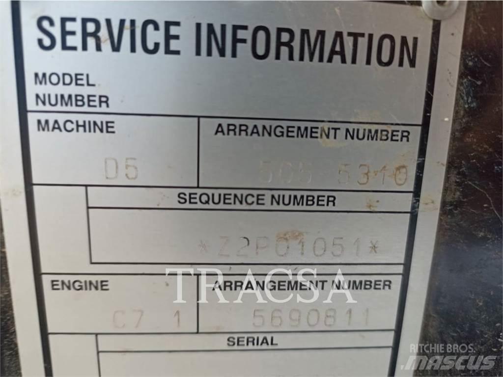 CAT D5 Vikšriniai buldozeriai