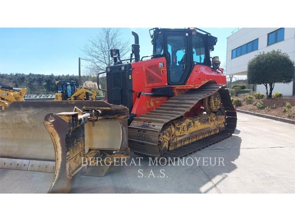 CAT D5 Vikšriniai buldozeriai
